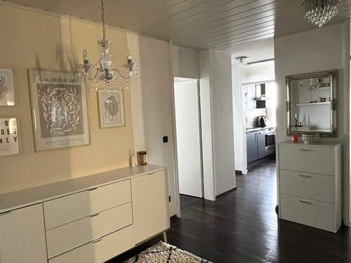 Flur - Renovierte 3-Zimmer-ETW mit Süd-Loggia und Ausblick zum Kanal