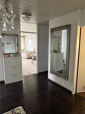 Flur - 3 Zimmer Etagenwohnung zum Kaufen in Erlangen