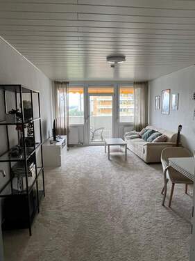 Wohnzimmer - Etagenwohnung mit 80,30 m² in Erlangen zum Kaufen