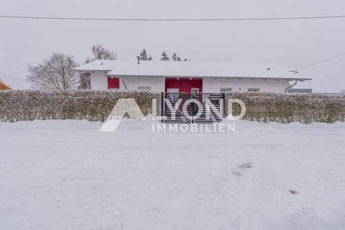 Blick von der Straße - 4 Zimmer Einfamilienhaus zum Kaufen in Samswegen