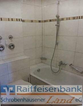 Bad mit Wanne - 