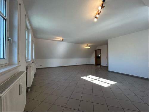 Wohnzimmer - 4 Zimmer Etagenwohnung zur Miete in Herrieden