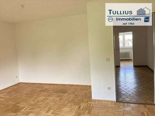 Wohnzimmer - 2 Zimmer Etagenwohnung in Essen