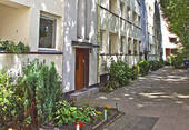 Foto Hauseingangsseite - Etagenwohnung mit 30,50 m² in Hamburg zum Kaufen
