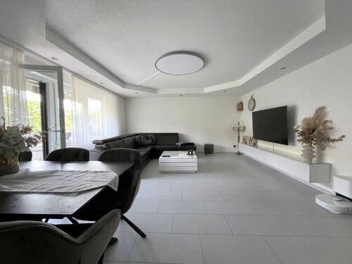 Wohn- Essbereich Ansicht 1 - Moderne 4-Zimmer-Wohnung mit Balkon in Bretten-Kernstadt