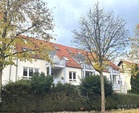 Aussenansicht - * Schöne 3 Zimmer-Wohnung * angenehme Wohnlage * sehr bequem 1. Obergeschoss * sonniger Balkon *