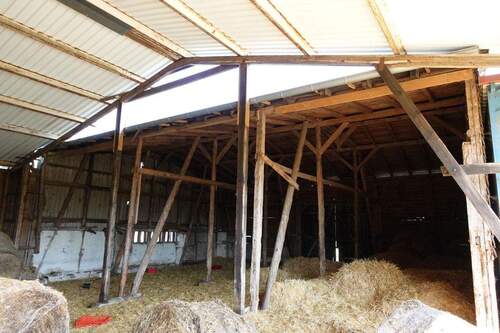 Auslaufstall / Strohscheune - 