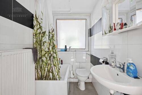 EG: Bad - Mehrfamilienhaus, Wohnhaus mit 291,10 m² in Neckarsulm zum Kaufen