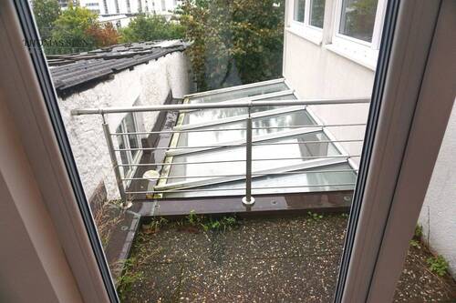 EG: Balkon mit Blick auf Wintergarten UG1 - 