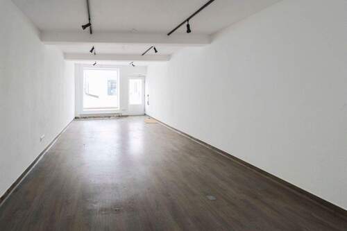 Gewerbeeinheit EG - 7 Zimmer Mehrfamilienhaus, Wohnhaus in Flensburg