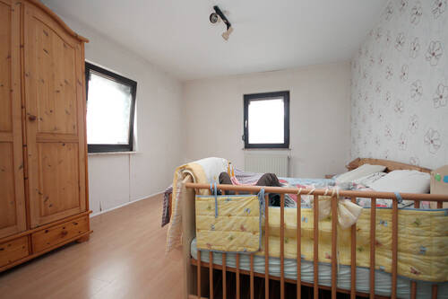 Schlafzimmer Nr. 1 OG_001.JPG - 