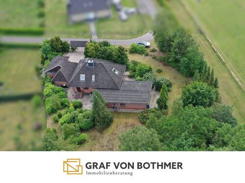Außenansicht - Platz für zwei Generationen - 284.000,00&nbsp;EUR Kaufpreis, ca.&nbsp; 196,00&nbsp;m&sup2;&nbsp;Wohnfl&auml;che