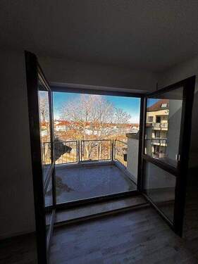 Balkon 1 - 2 Zimmer Etagenwohnung in Dresden / Gompitz