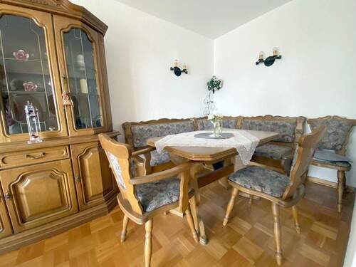 Wohnzimmer_01.JPG - 2 Zimmer Etagenwohnung in Neuwied