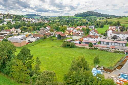 Blick über das Grundstück - 