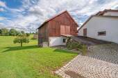 Aussenansicht Scheune - 8 Zimmer Bauernhaus, Landhaus zum Kaufen in Waldkirchen
