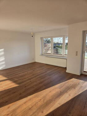 Wohnzimmer (auch Terrassentür) - 