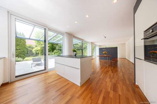 Küche mit Terrassenzugang - 