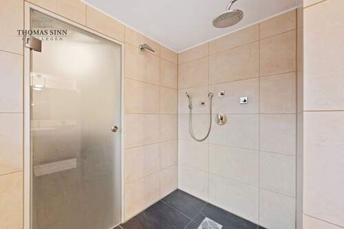 ...bodentiefer Dusche - 