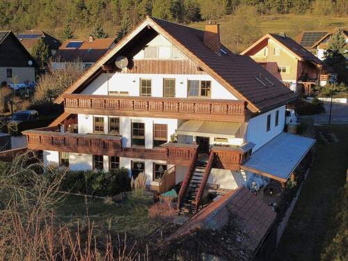 Außenansicht - 8 Zimmer Mehrfamilienhaus, Wohnhaus in Rhönblick