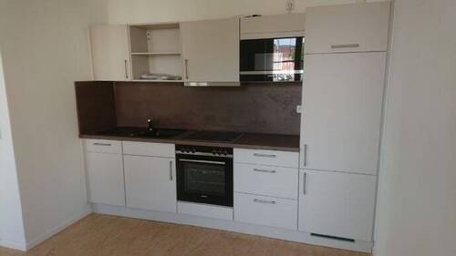 Bild 5 - Große 2-R-Wohnung mit Einbauküche am Theater