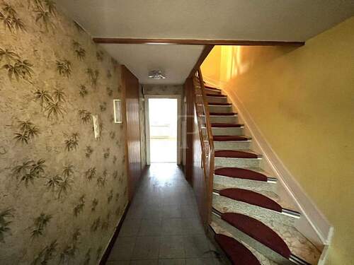 Eingangsbereich - 6 Zimmer Doppelhaushälfte zum Kaufen in Siegen