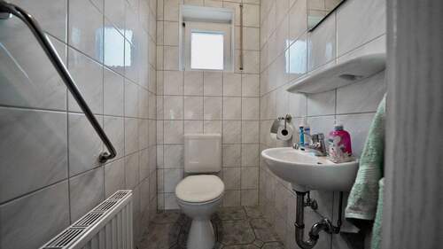 Gäste-WC mittlere Etage - 