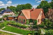Hausansicht - Einziehen und wohlfühlen: Familienfreundliches Haus mit Traumgarten in Bardowick