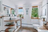 Vollbad mit Dusche - 