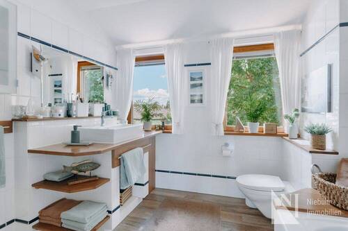 Vollbad mit Dusche - 