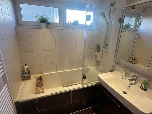 modernes Badezimmer - 4 Zimmer Etagenwohnung zum Kaufen in Coburg