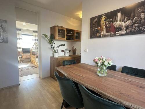 gemütliche Diele - Etagenwohnung mit 94,00 m&sup2; in Coburg zum Kaufen