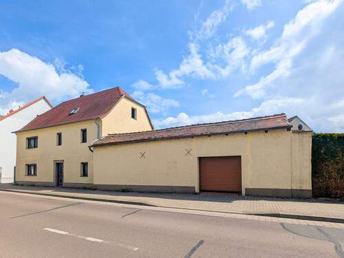 Straßenansicht - 4 Zimmer Einfamilienhaus zum Kaufen in Zwenkau