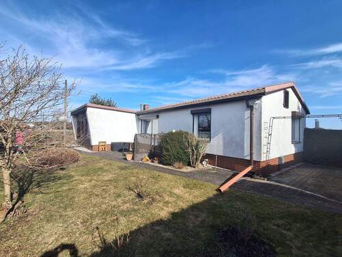 20260313_134943.jpg - Sonniges Wohnhaus auf einem großen Grundstück