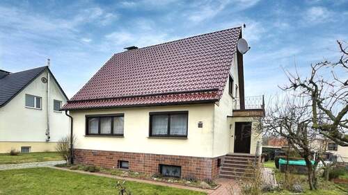 Vorderansicht mit Eingang - 5 Zimmer Einfamilienhaus zum Kaufen in Bobitz