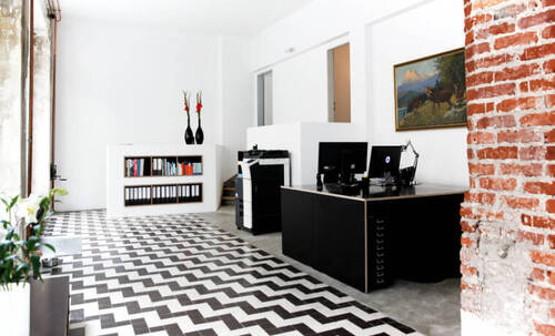 Offener Bürobereich - Außergewöhnliches Design-Büro in der Südstadt - Schreibtischplatz sofort frei