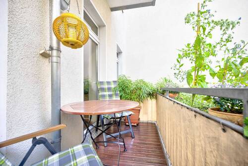 Grüner Balkon perfekt um zu zweit zu entspannen - 2 Zimmer Etagenwohnung in Berlin