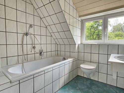 Badezimmer OG Altbau - 