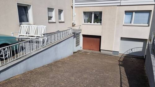 Zufahrt Garage - 3 Zimmer Etagenwohnung in Herford