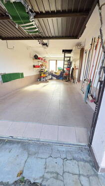 Einzelgarage mit el. Tor - 