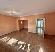 Sofort Frei: Reihenmittelhaus in Ludwigsburg, Eglosheim mit Potenzial - Garten & Garage