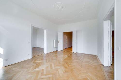 Wohnzimmer - 3 Zimmer Etagenwohnung in München