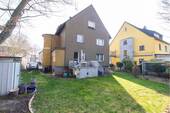 1. Hausansicht hinten - 3 Familienhaus-zentrale Lage #1. OG leerstehend #sanierungsbedürftig