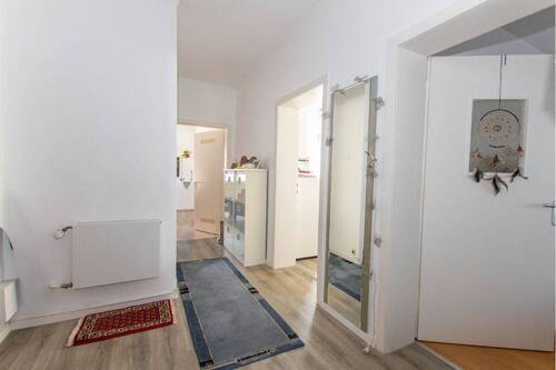3. Diele, WHG EG - 8 Zimmer Mehrfamilienhaus, Wohnhaus in Essen