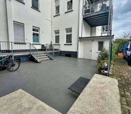 Praktische Abstellung 2 Räder/WE mit Rampe - 