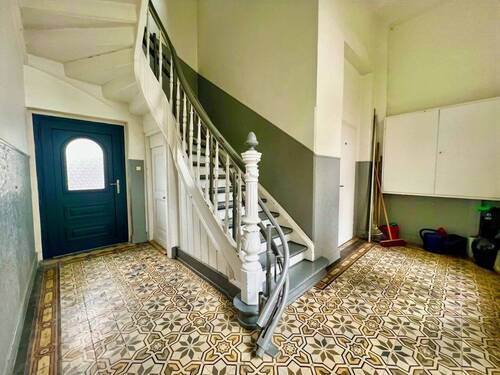 Historischer Treppenhausbereich - Etagenwohnung mit 80,00 m² in Krefeld zum Kaufen