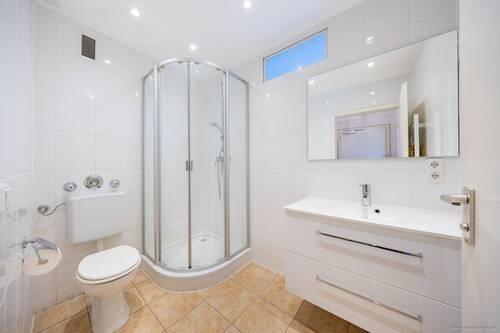 Badezimmer - 1 Zimmer Etagenwohnung in München