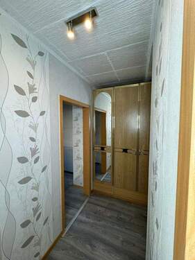 Flur - Etagenwohnung mit 81,00 m&sup2; in Duisburg zum Kaufen