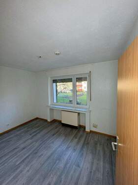 Kinder-/Bürozimmer - 