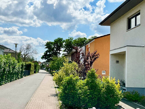 Blick in die Straße - 7 Zimmer Mehrfamilienhaus, Wohnhaus in Berlin